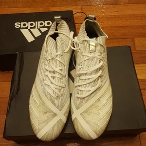 Mens football cleats